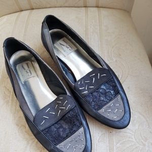 AJ vancia Black loafer size 8